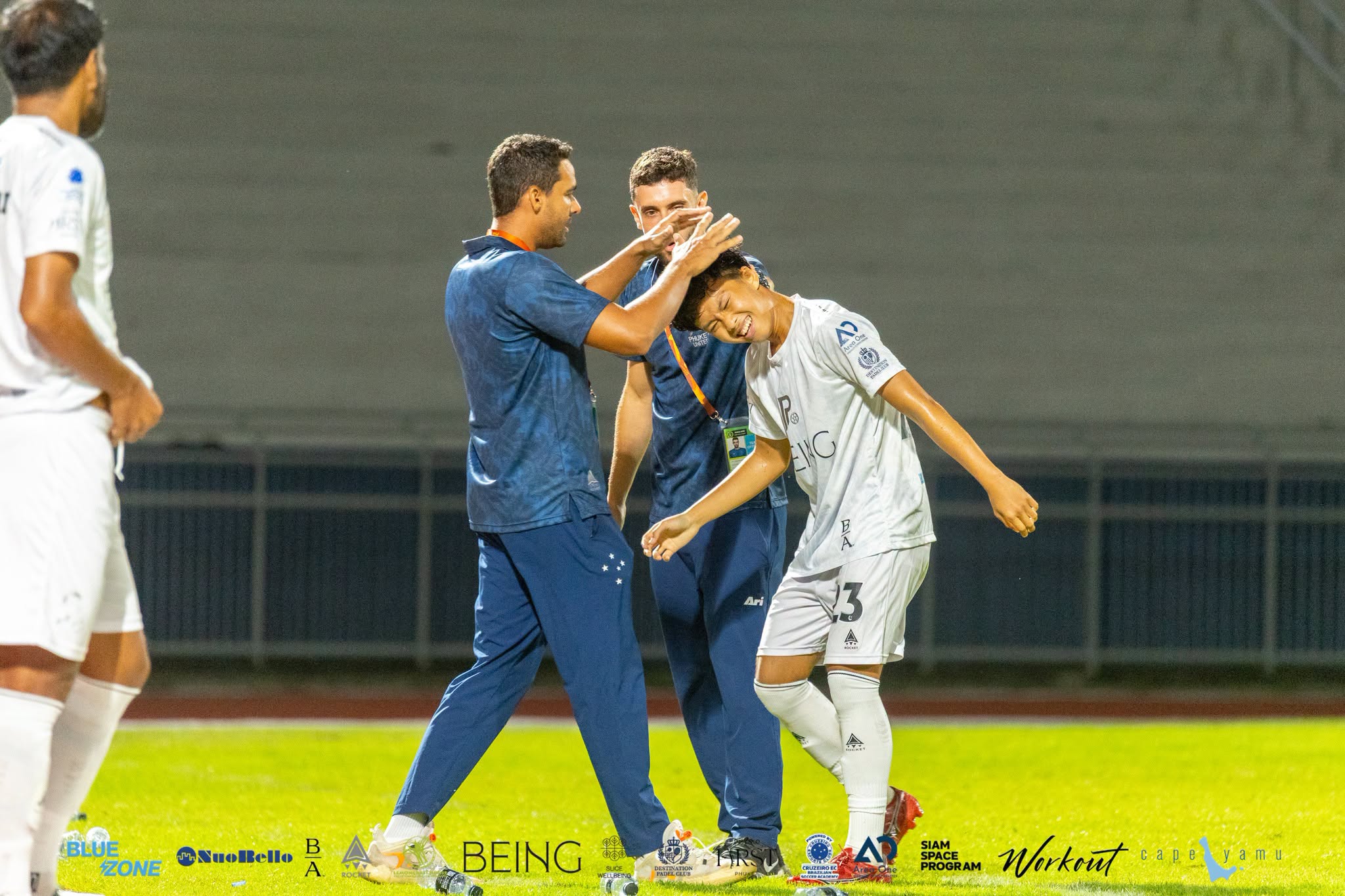 Eder and Kun celebrate goal