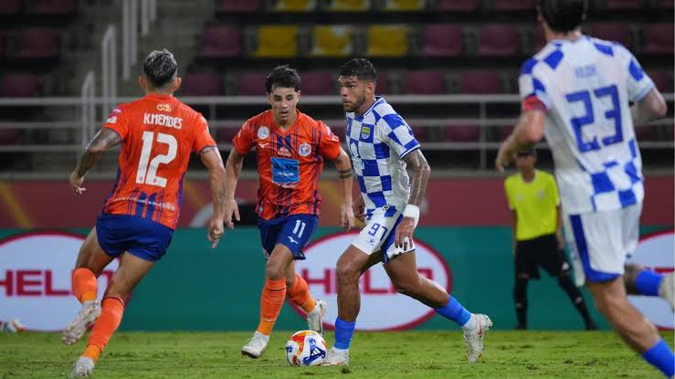 Port led until the 87th minute and lost 3–1: a first continental night undone in ten minutes