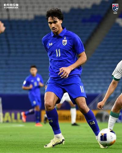 Erawan Garnier in Thailand's blue number 11 shirt at the U23 Asian Cup